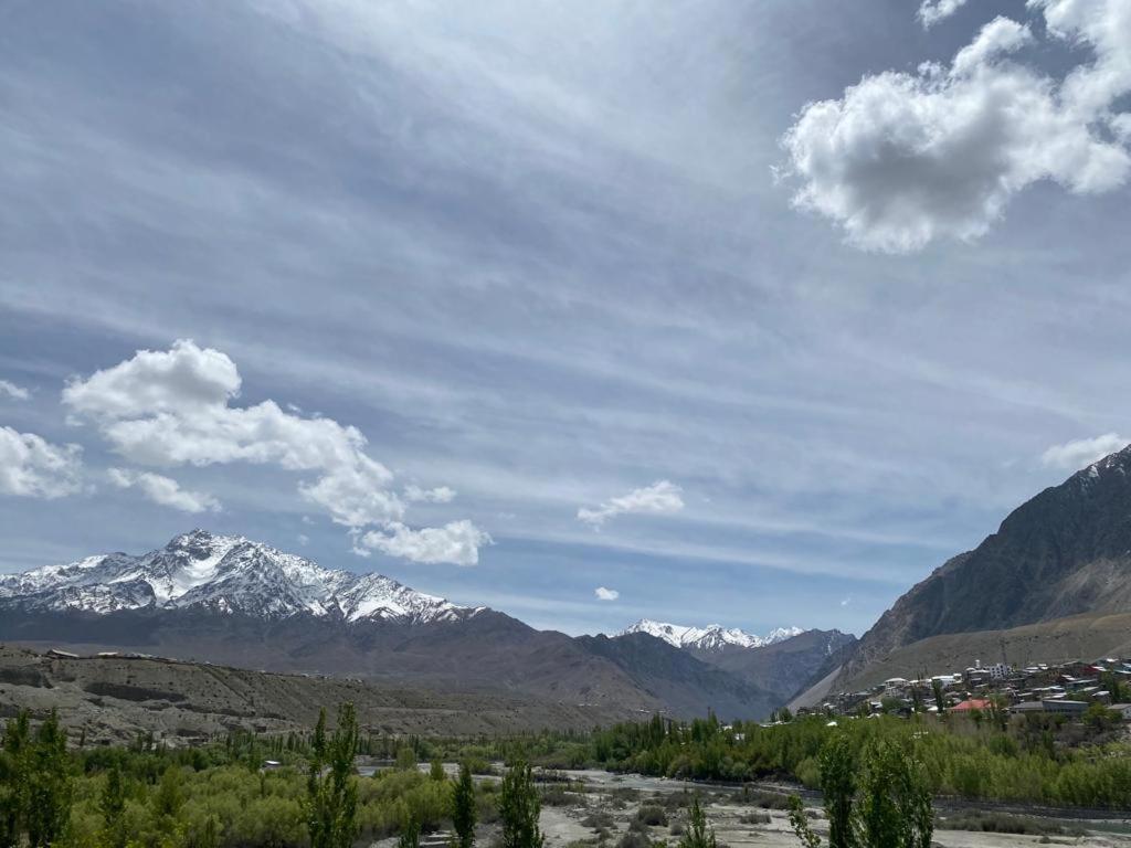 Hotel The White Castle Kargil Exterior photo